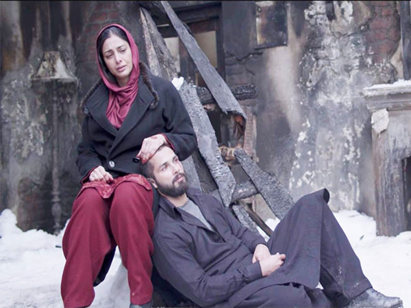 Indian Actors Shahid, Tabu Mark ‘Haider’ Milestone