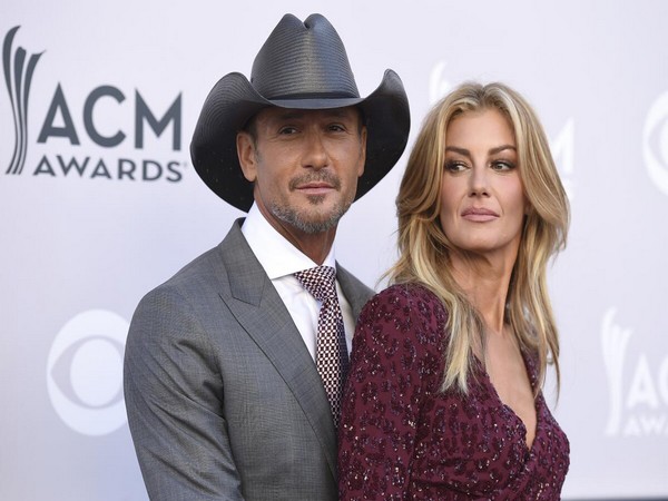 Singers Tim, Faith celebrate wedding anniversary