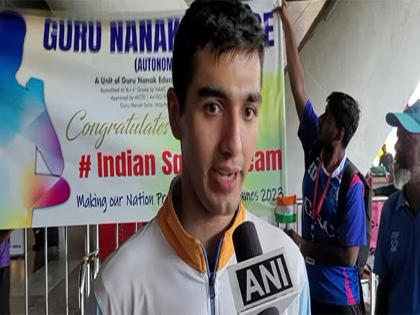 Indian squash players celebrated after Asian medals.