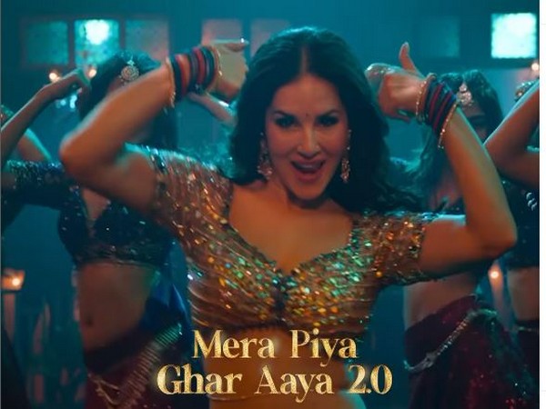 Sunny Leone recreates Madhuri’s moves in ‘Mera Piya Ghar Aaya 2.0.’