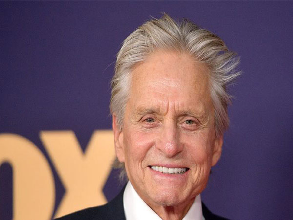 Michael Douglas Receives Satyajit Ray Film Award