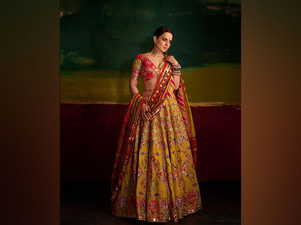 Actress Kangana Celebrates Navratri in Vibrant Lehenga.