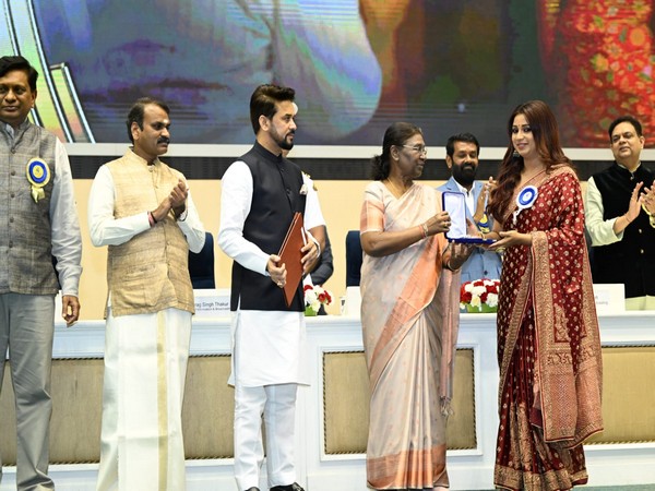 Shreya Ghoshal wins National Award for song ‘Mayava Chayava’