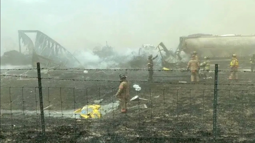 6 dead after dust storm causes crashes in Illinois