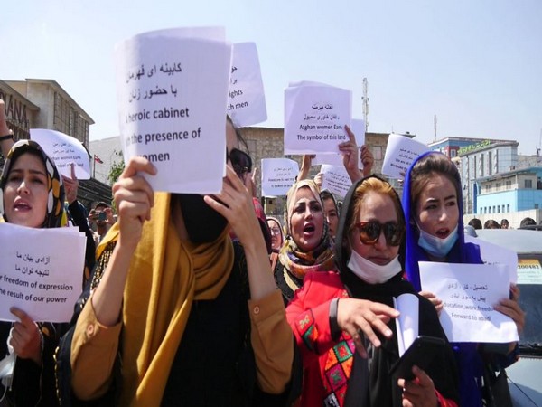 Rights group holds public rally in Kabul urging for women’s rights