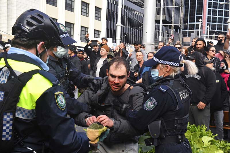 Thousands protest lockdown in Sydney, several arrested