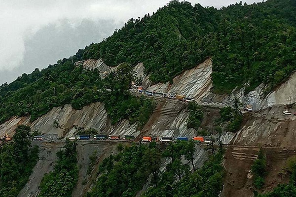 Landslide blocks Kimrongkhola forming lake