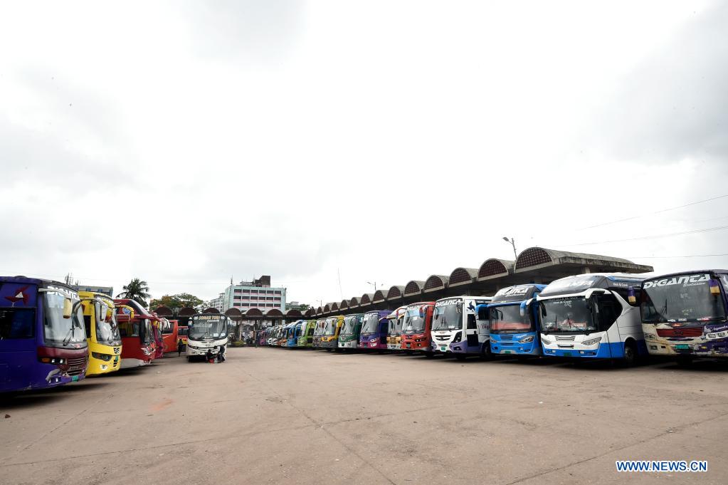 Bangladesh suspends transport services connecting capital to contain COVID-19