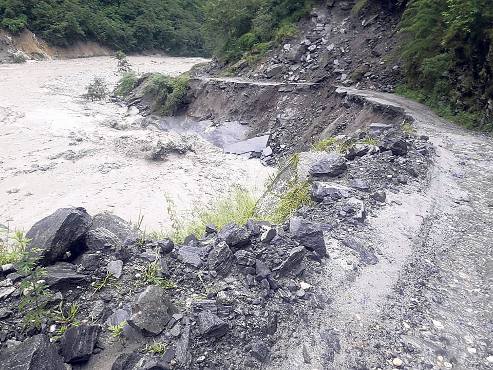 Maldhunga-Beni road resumes after four days