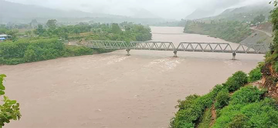 Water level in Bheri river crosses danger level, alert issued