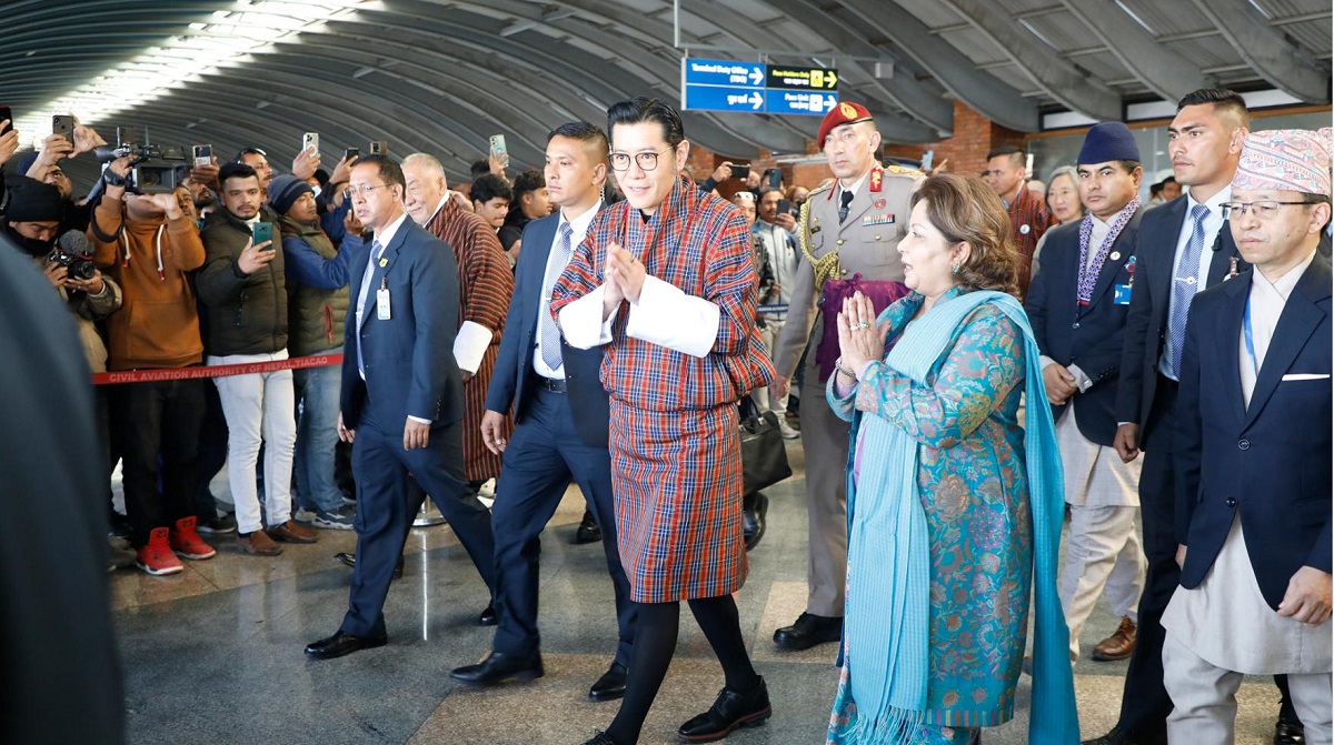 Bhutan King arrives in Kathmandu