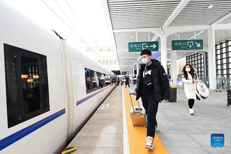 China’s high-speed railway starts operation