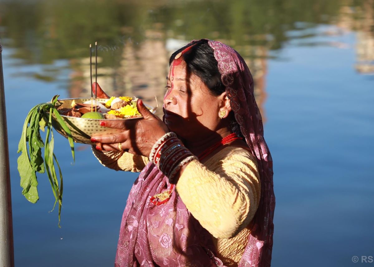 Chhath celebrated by offering curd to setting sun