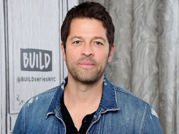 ‘Gotham Knights’ casts Misha Collins as Harvey Dent