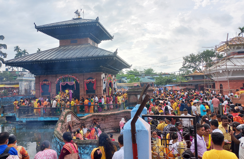 Devotees celebrate Shrawan’s last Monday