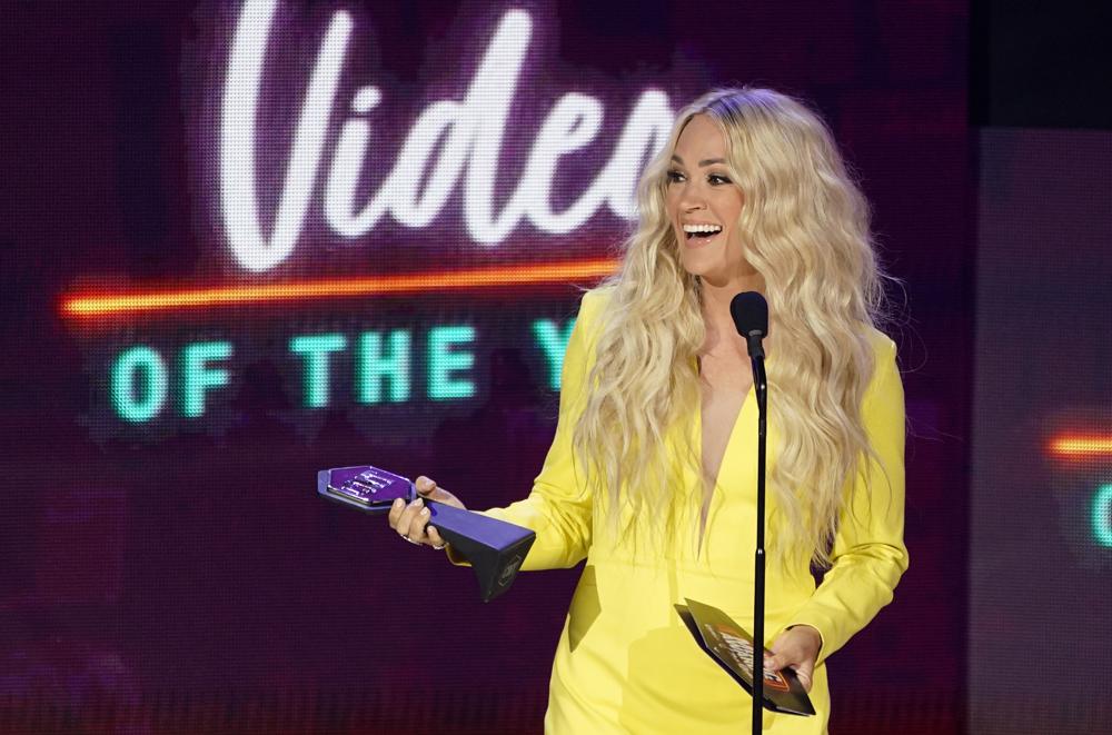 Underwood wins at CMT Awards 2021