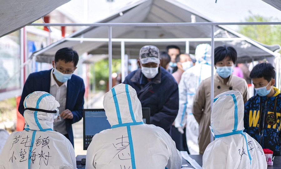 Hundreds of flights cancelled amid new outbreak in Southern China