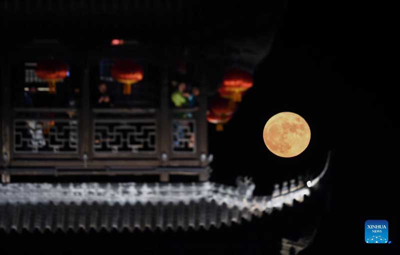 Full moon on Mid-Autumn Festival