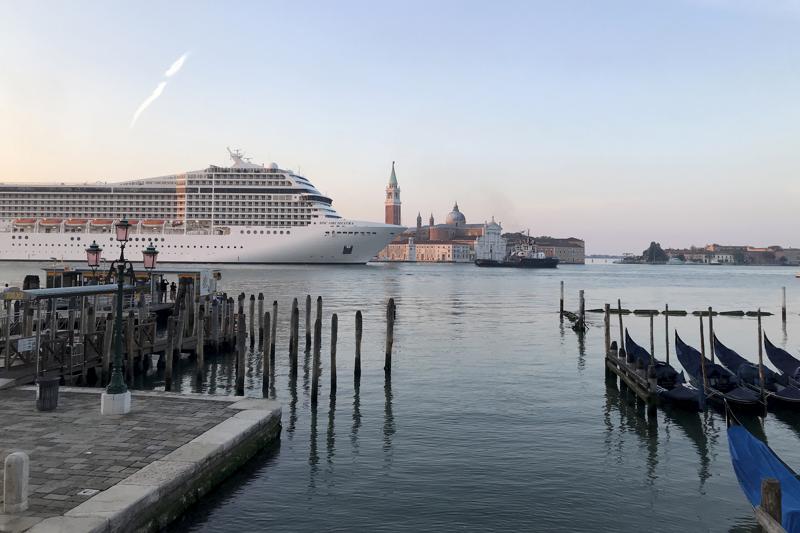 Cruise ship sailing through Venice since start of pandemic