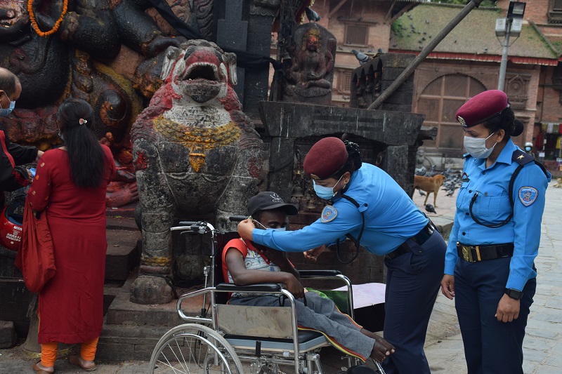 Nepal Police distributes 11,090 free masks