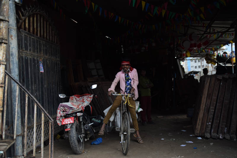 Collecting scraps for livelihood