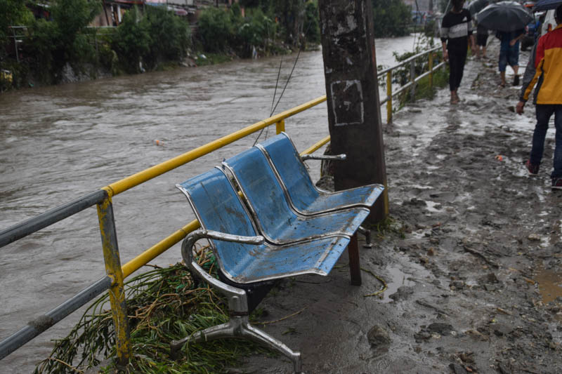 Water levels below alert level, predicted to rise