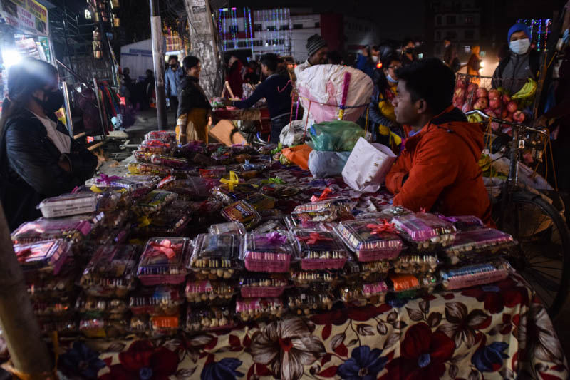 In Pictures: Busy night market for Laxmi Puja