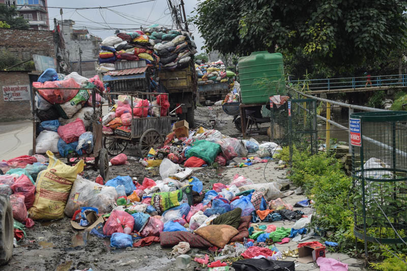 KMC’s waste management stalled; stench in main streets