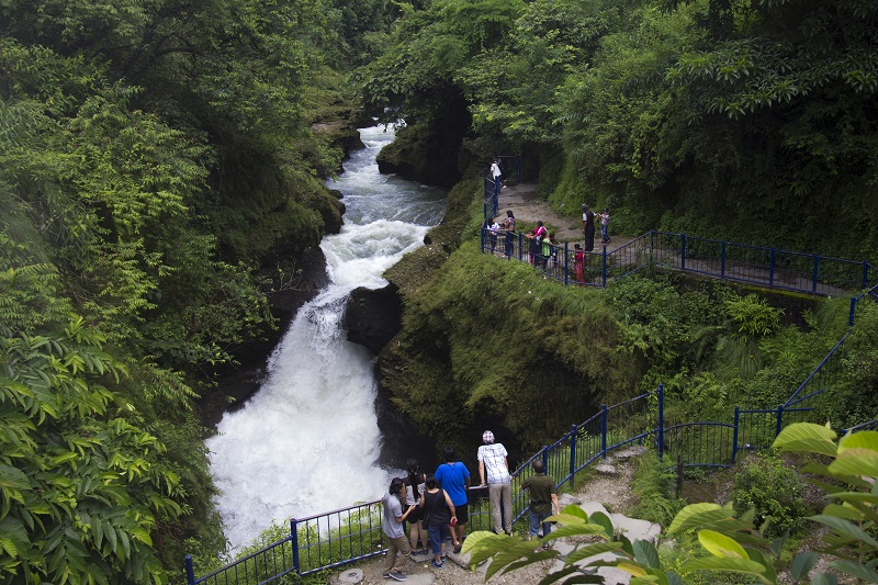 Tourists increase in Davies Falls, earning 2 crores annually