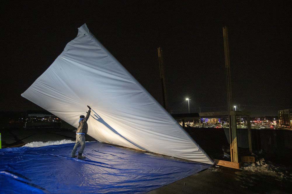 Pop-up drive-in theaters flourish during the pandemic