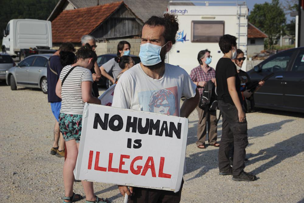 Activists protest EU migration policies at Croatian border