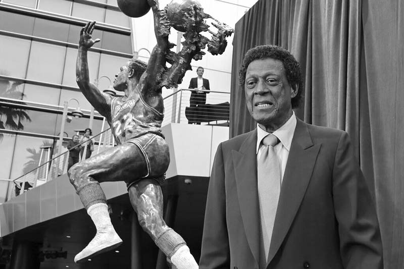 Elgin Baylor, Lakers great and aerialist pioneer, dies at 86