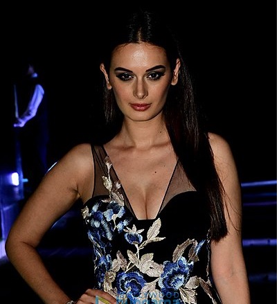 Evelyn Sharma married to Tushaan Bhindi in an intimate ceremony.