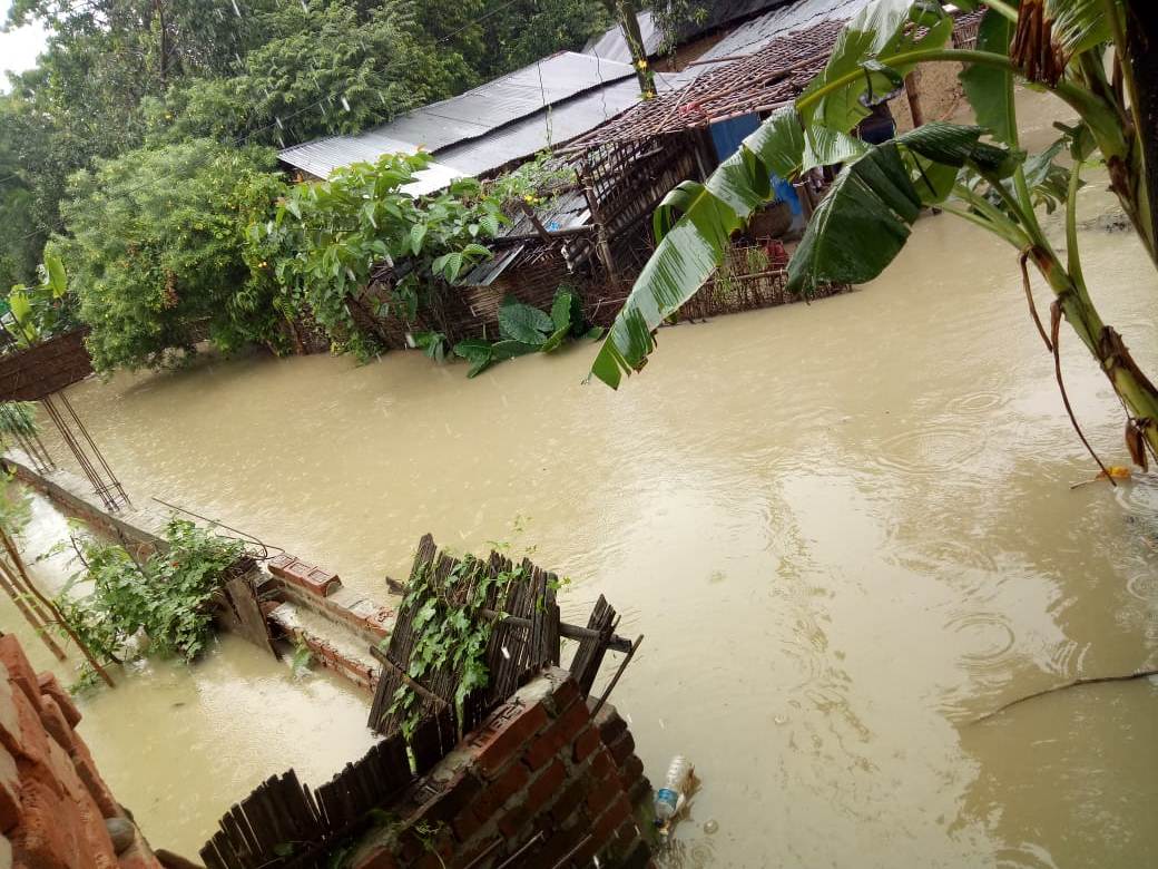 Displaced flood victims still living under open sky