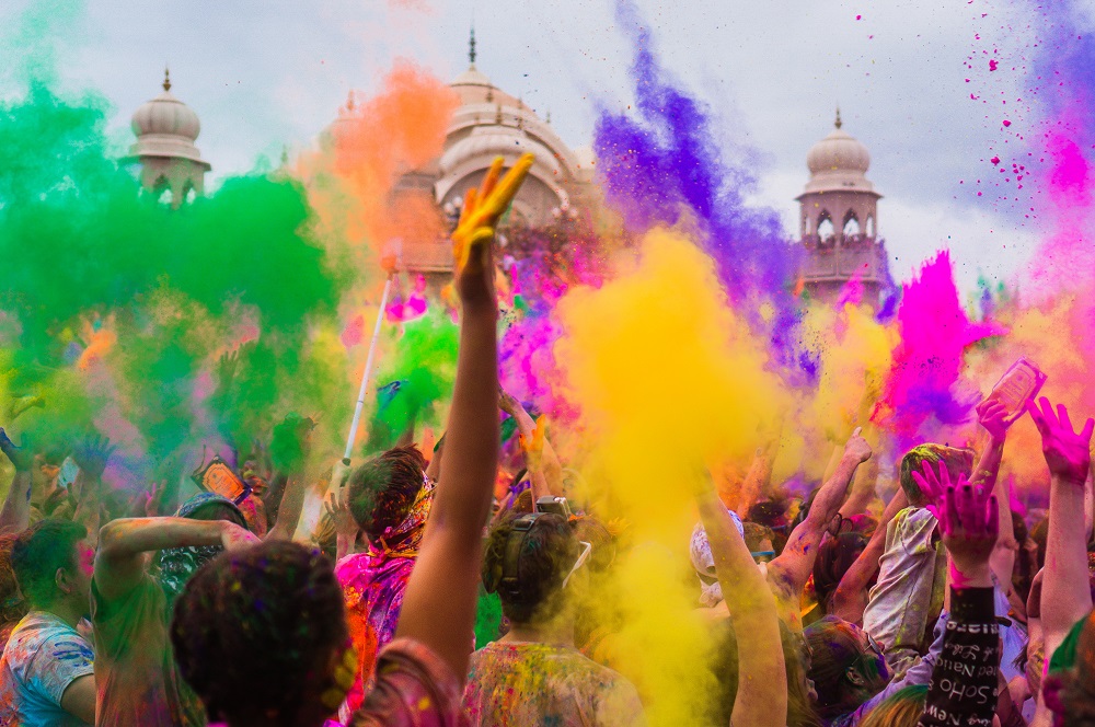 Reactions to Holi colors and how to stay safe