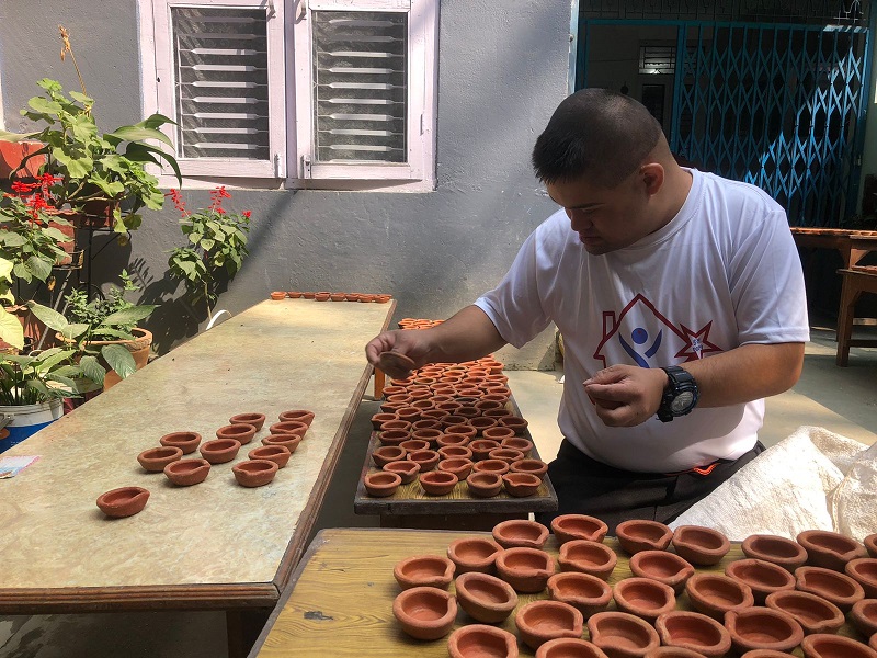 Candle-making, a way to independence