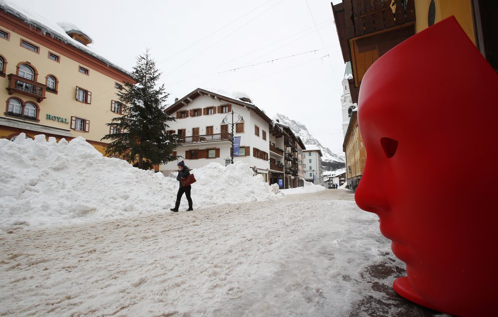 Mountain heartbreak: Italy has deep snow, closed ski resorts