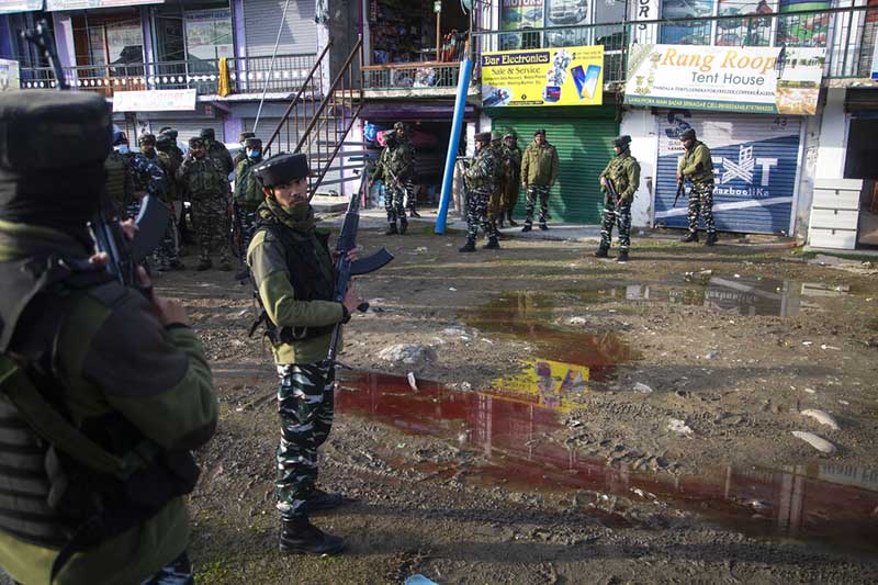 2 Indian soldiers killed, 2 injured in Kashmir rebel attack