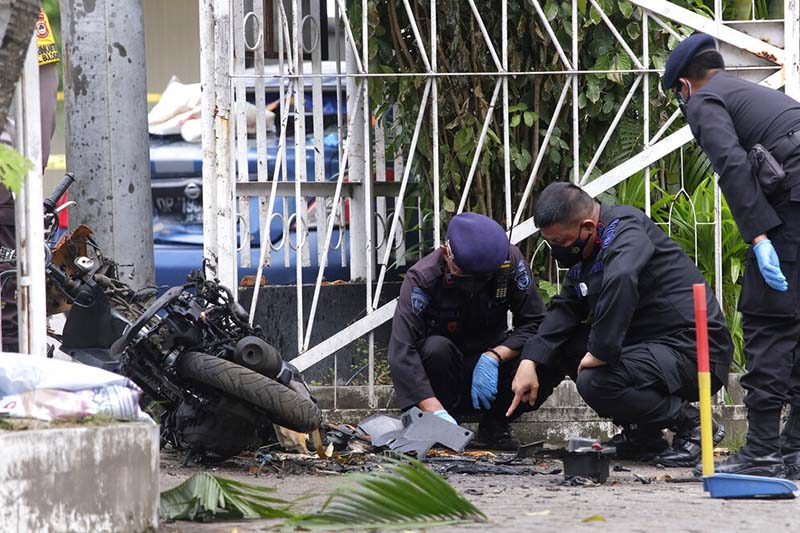 Newlywed militant suspects blamed in Indonesia church attack