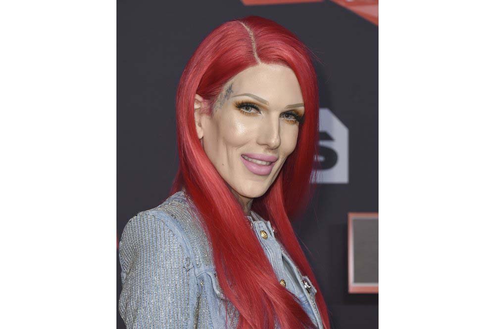 Jeffree Star hospitalized after Wyoming car crash