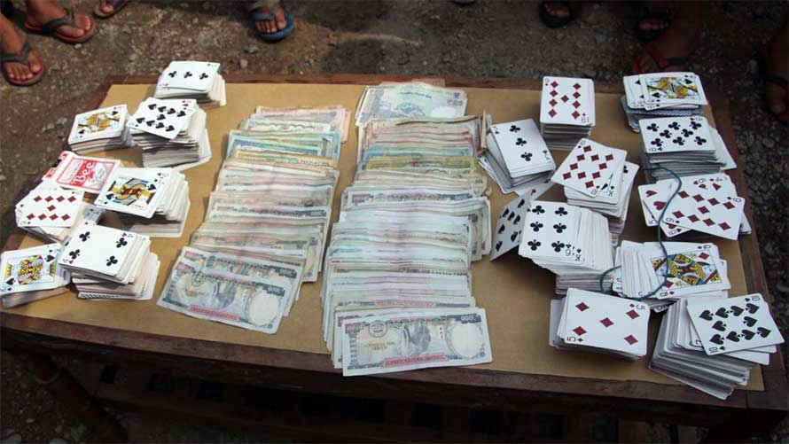 11 arrested from gambling den in Godavari