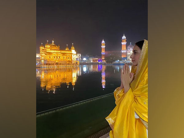 Kiara Advani seeks blessings at Amritsar’s Golden Temple