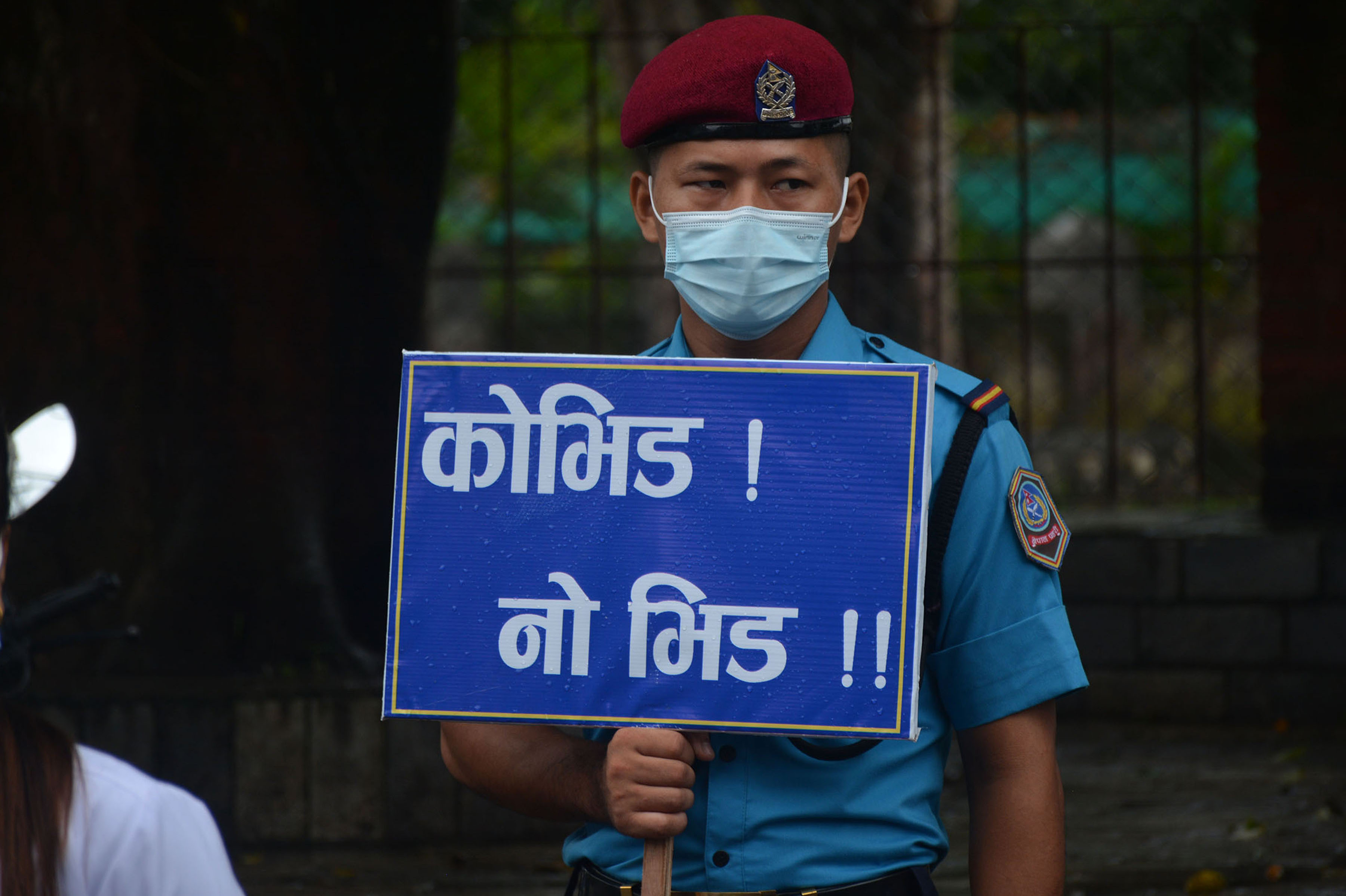 Traffic police start mandatory masks campaign