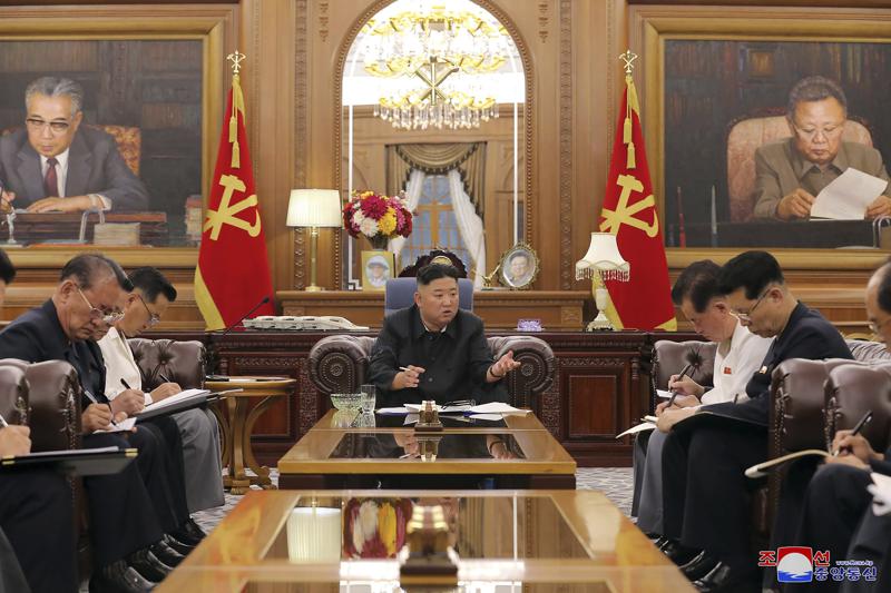 Kim presents plans to stabilize battered N Korean economy