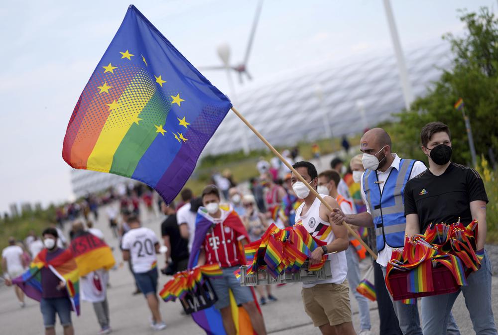 EU leaders defend LGBT rights