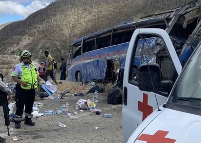 6 dead, 53 injured in bus-truck collision in Mexico