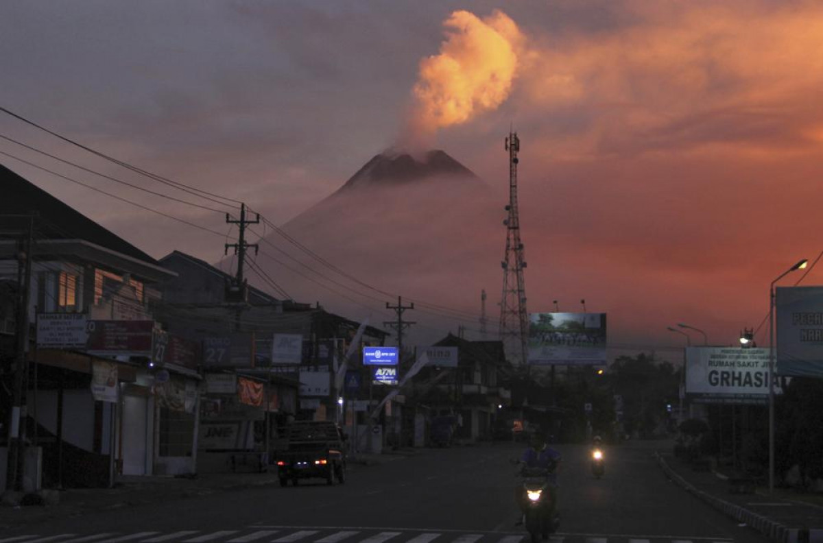 Mount Merapi erupts with bursts of lava & ash