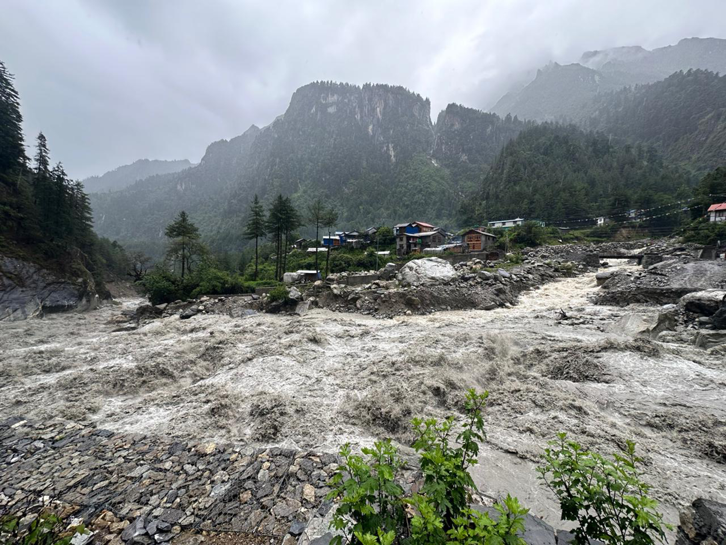 41 bridges swept away by floods, physical damage exceeds 100 million