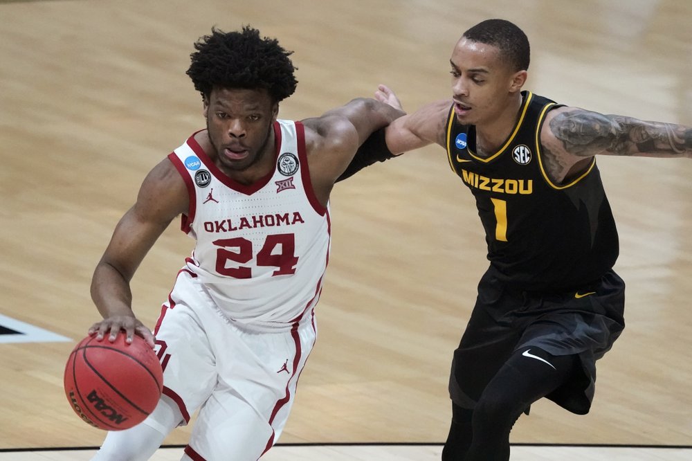 Oklahoma slips past former Big 12 rival Missouri in NCAAs