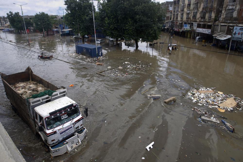 10 killed, 26 injured in rain spells across Pakistan